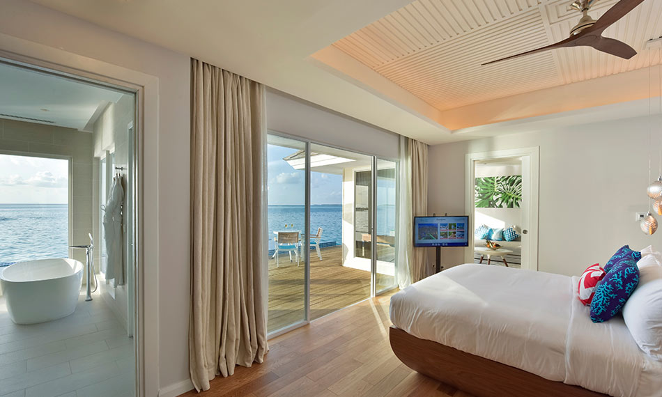 Sunset Aqua Pool Suite